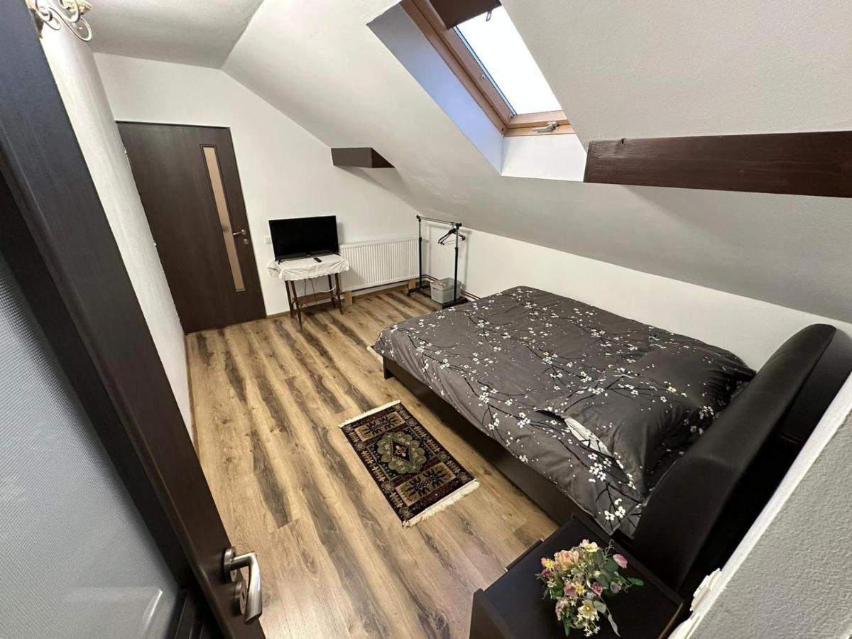 Casa De Vacanta Mirela Novaci-Străini Dış mekan fotoğraf