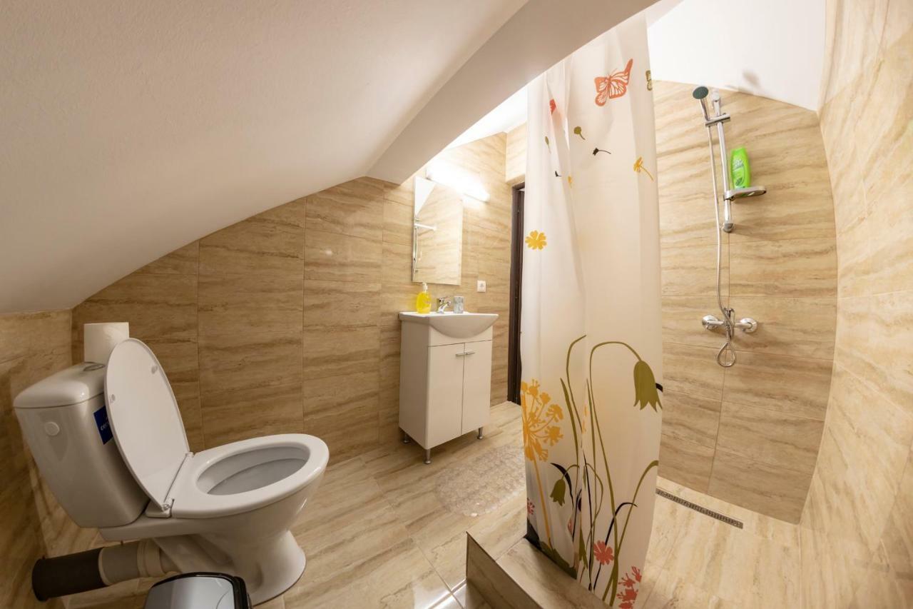 Casa De Vacanta Mirela Novaci-Străini Dış mekan fotoğraf