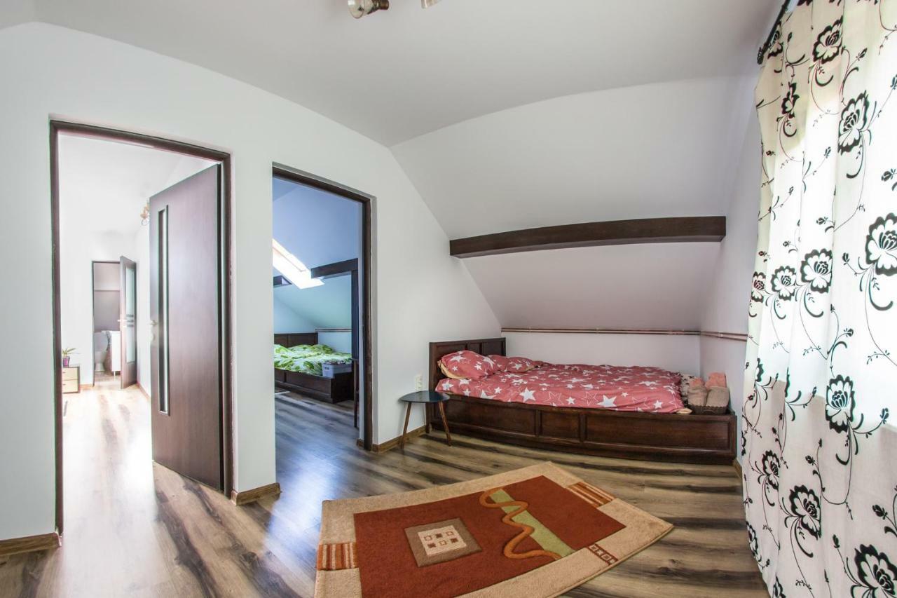 Casa De Vacanta Mirela Novaci-Străini Dış mekan fotoğraf